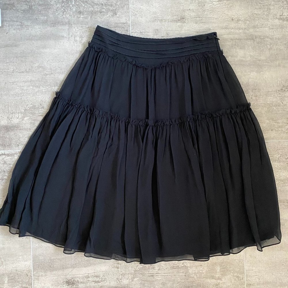 Alfani Petite, Size 4 Petite, Black Skirt, 100% Silk Excellent Condition.